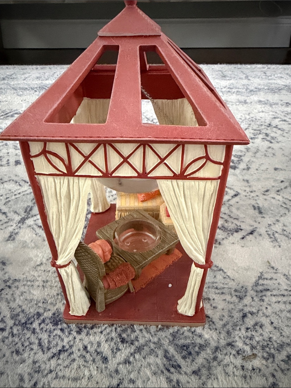 Yankee Candle Tart Burner Red & Cream Decorative Gazebo Accent for Home